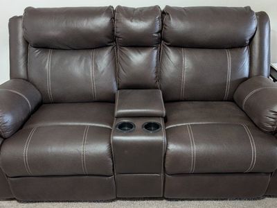 RC Willey Dual Reclining Loveseat with Center Console - Chocolate Brown