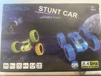 QUNREDA Double-Sided Stunt Car RC 4x4 Rock Crawler, 360° Rotating, 10km/h, 2.4GHz Radio System