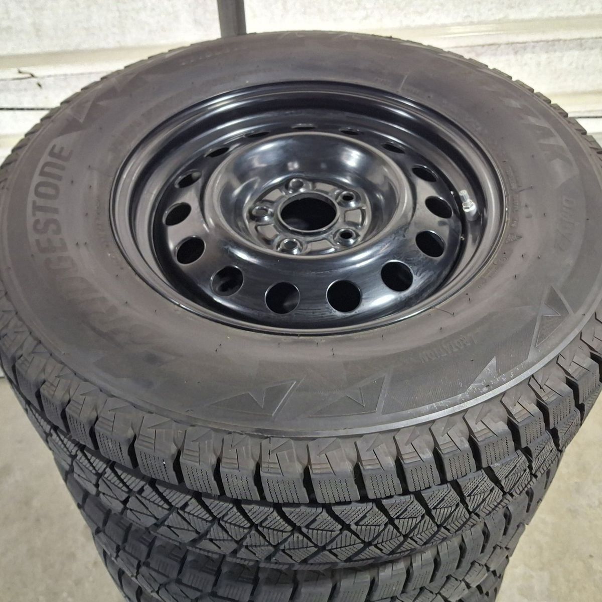 4 Like New Bridgestone 235 70R 16 All Season