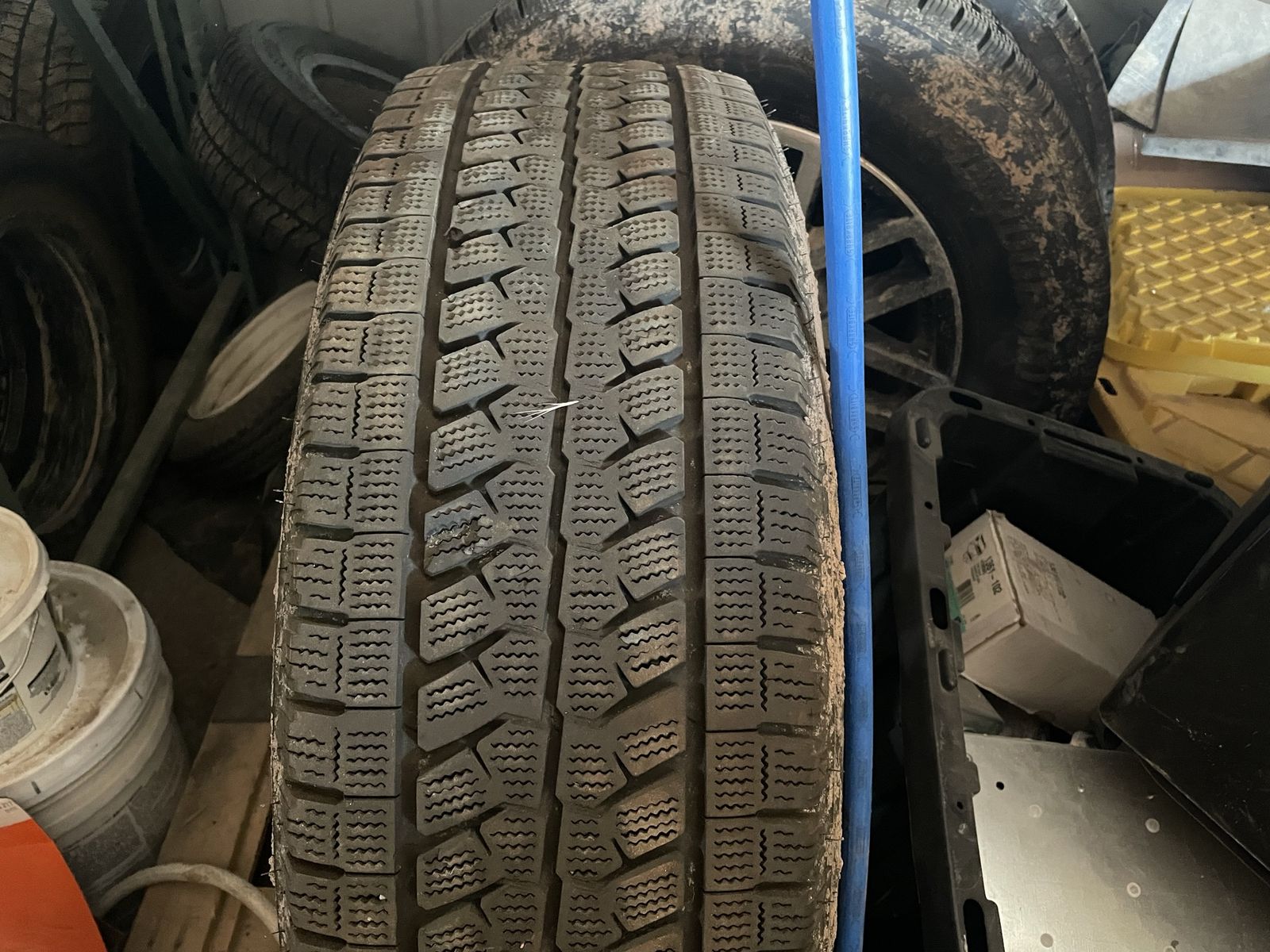 2015 F350 rims and winter tires 275/65 R20