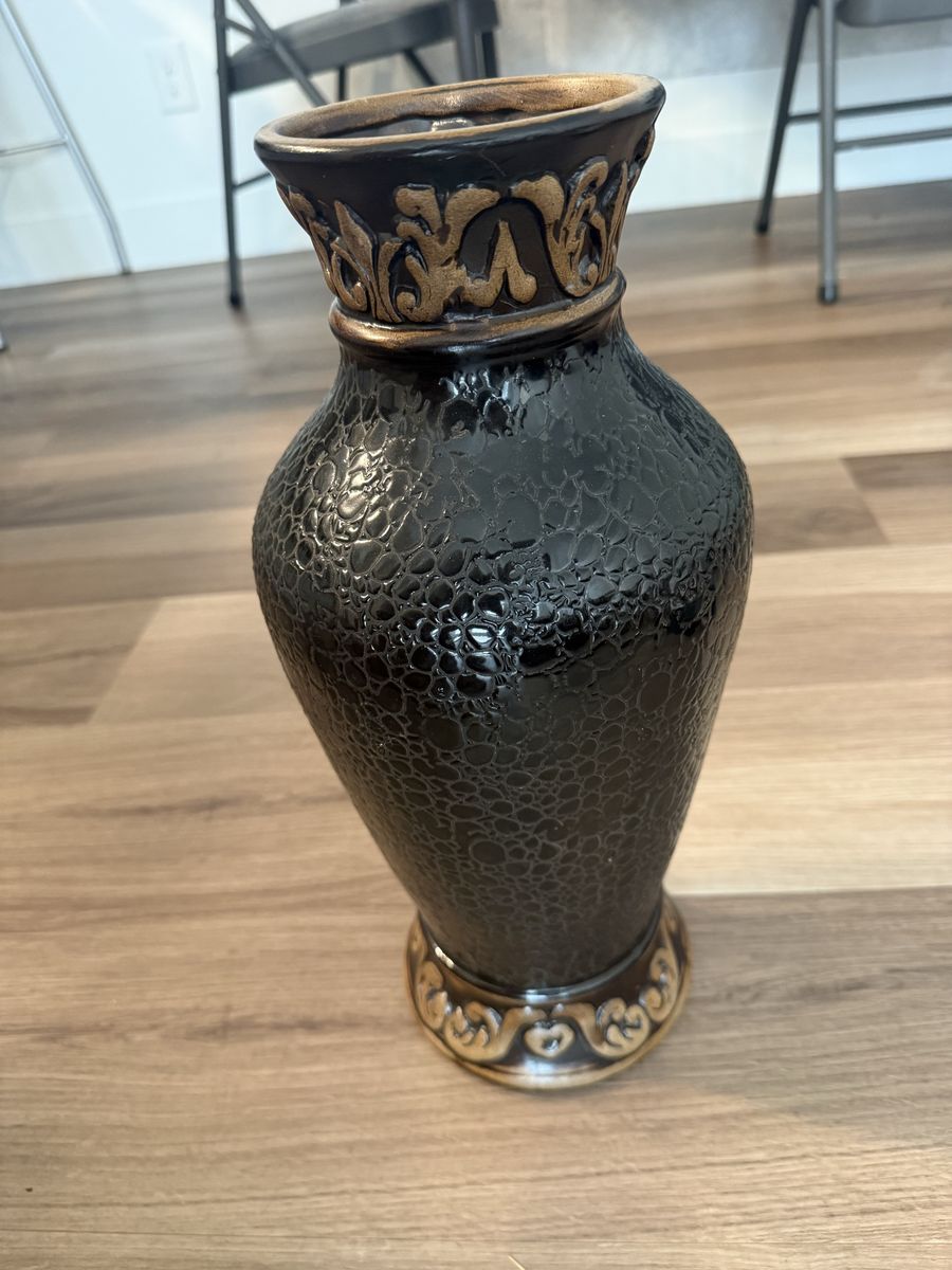 Decorative Black & Gold Textured Ceramic Floor Vase - Ornate Home Decor Accent