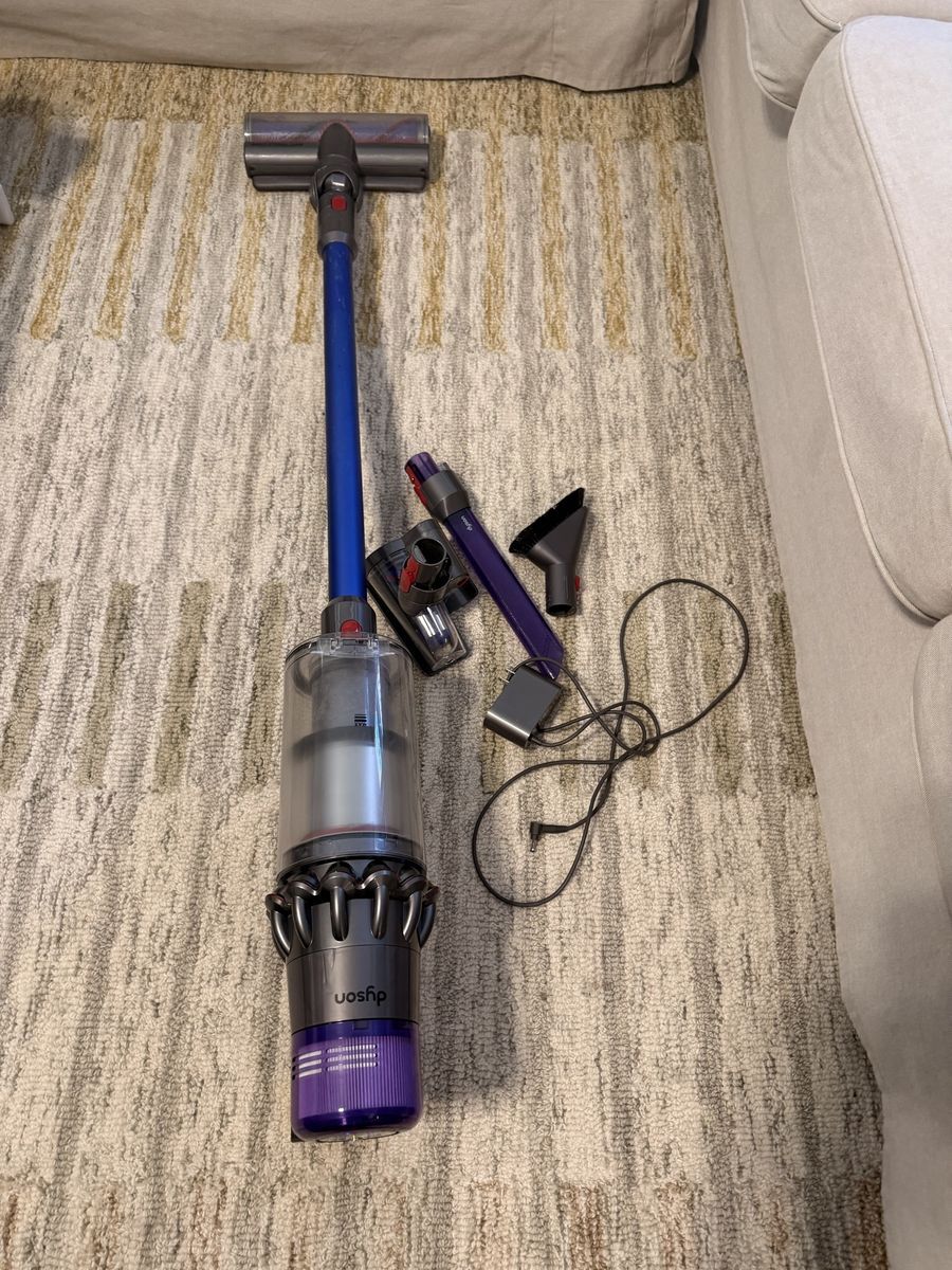 Dyson vacuum v10