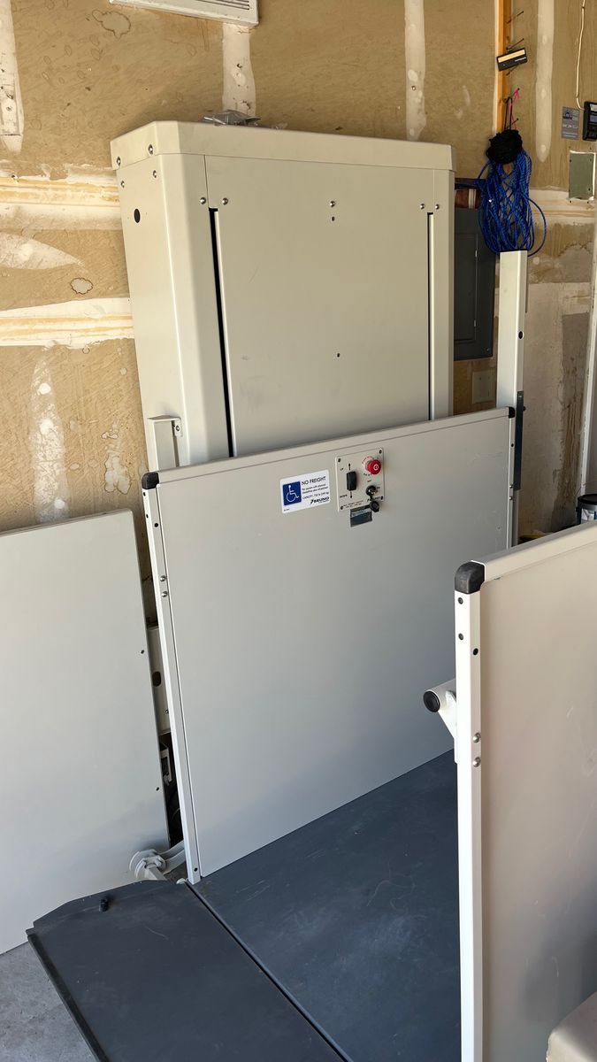 Bruno VPL‑3100 Vertical Platform Lift
