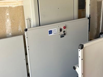 Bruno VPL‑3100 Vertical Platform Lift