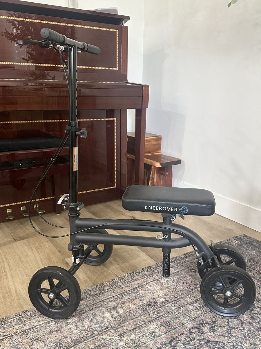 KneeRover Steerable Knee Scooter - Black Folding Mobility Walker