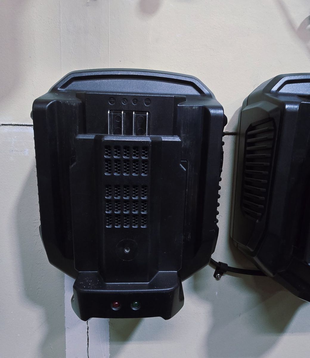 EGO BATTERY CHARGER CH2100