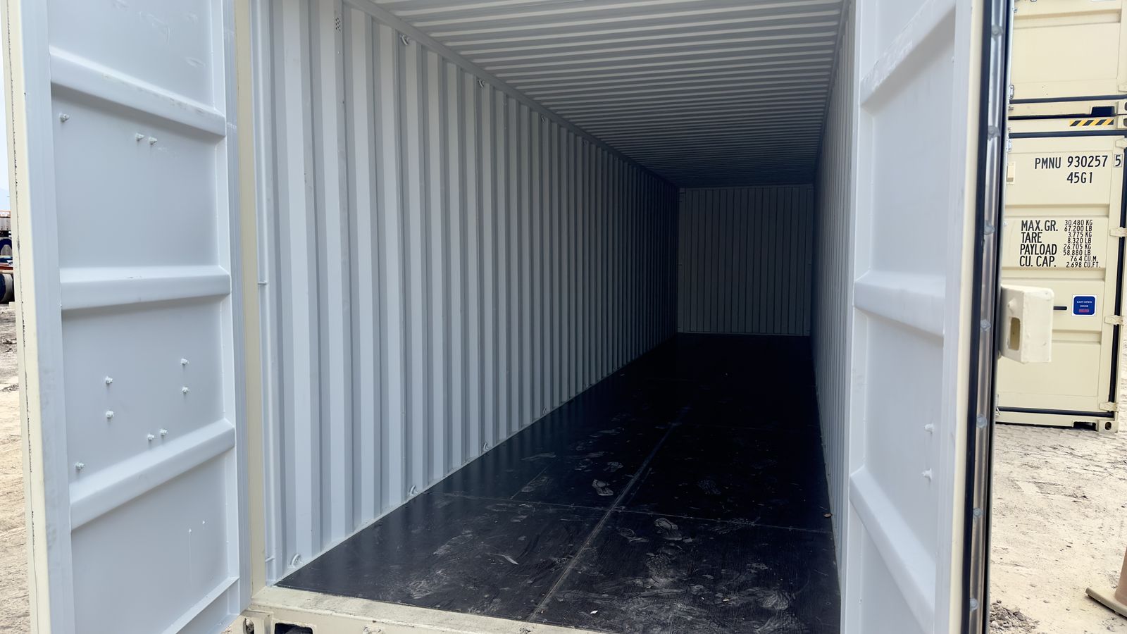 Main image 3