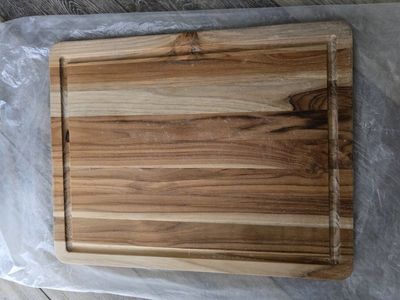 Wooden Cutting Board with Juice Groove - Ideal for Kitchen Prep & Serving