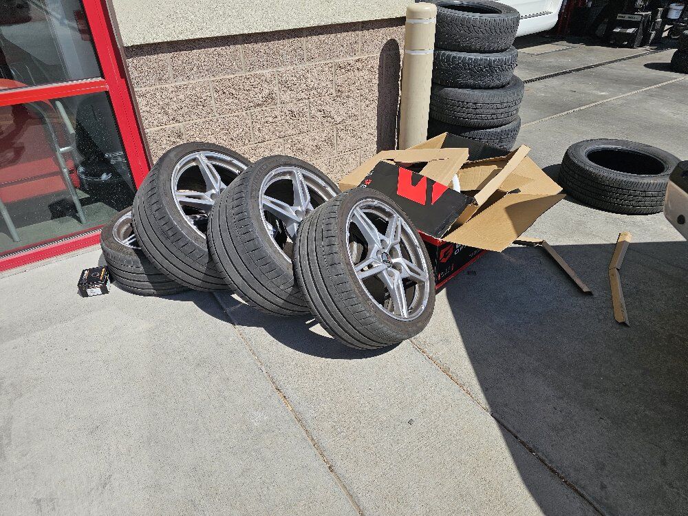 2023 C 8 CORVETTE Z 51 TIRES & WHEELS