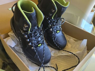 ORVIS WADING BOOTS