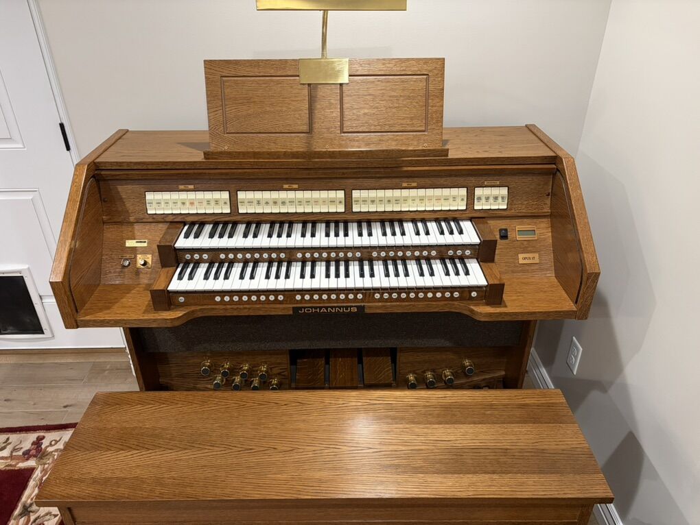Johannus Opus 17 Organ