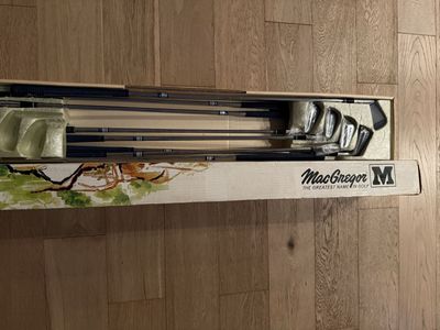 MacGregor Barbara Romack Signature Iron Golf Club Set - Vintage New in Box
