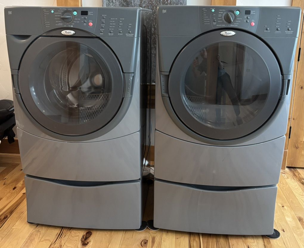 Whirlpool Duet Washer And Dryer With Pedestals