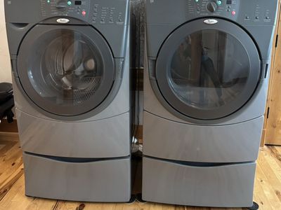 Whirlpool Duet Washer And Dryer With Pedestals