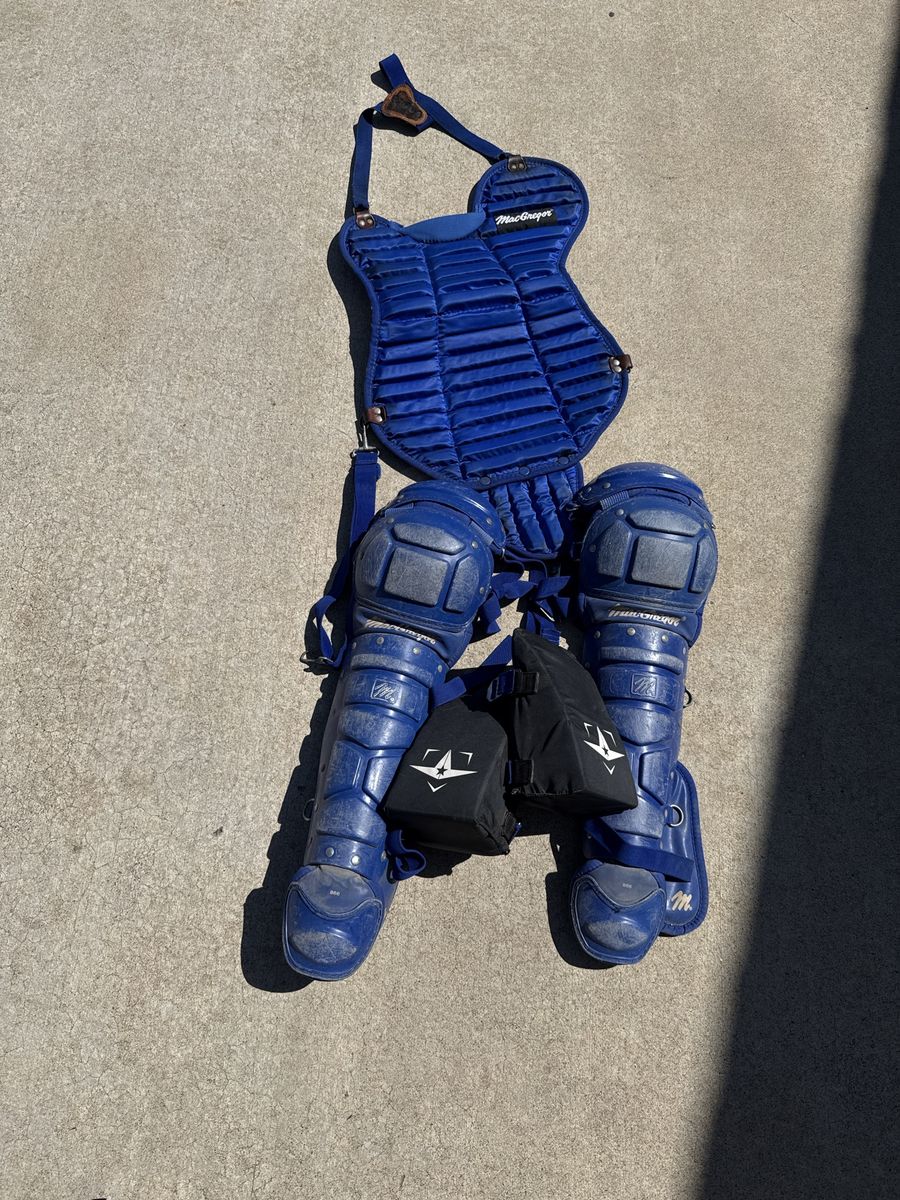 MacGregor Royal Blue Catchers Gear Set - Chest Protector & Leg Guards