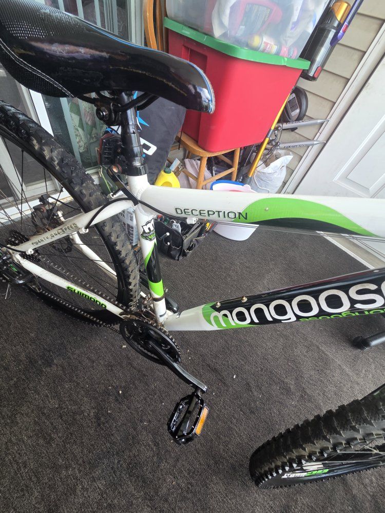 29" Mongoose Deception Mountain Bike - 21-Speed, Disc Brakes