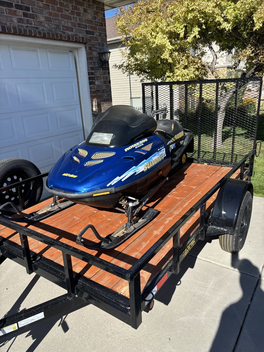 Ski-Doo Summit Rotax 500 RAVE Snowmobile - Blue  Mechanics Special. Blown Engine