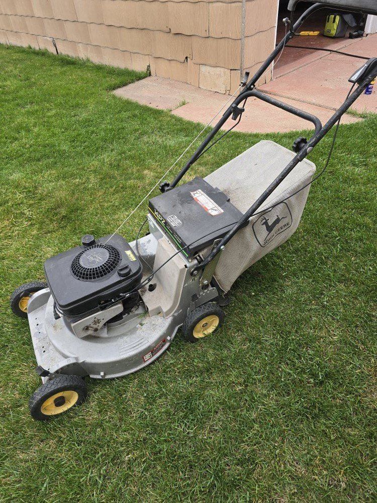 John Deere push lawnmower