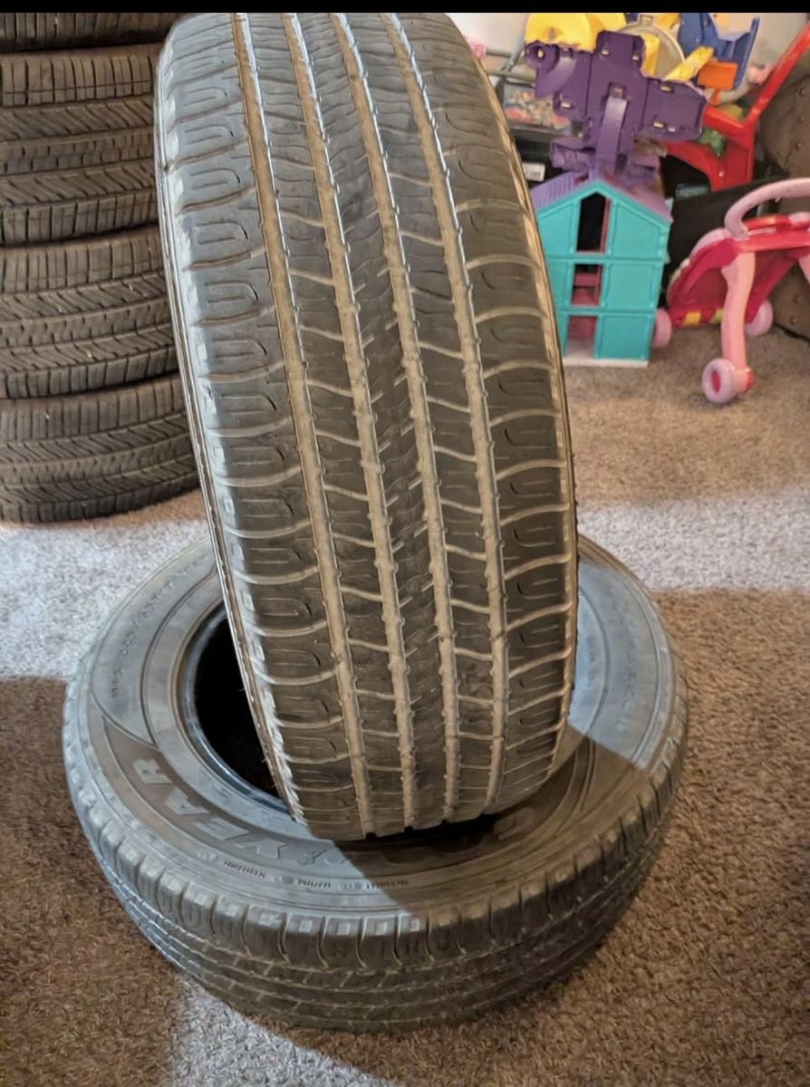     225/65R17 GOOD YEAR 