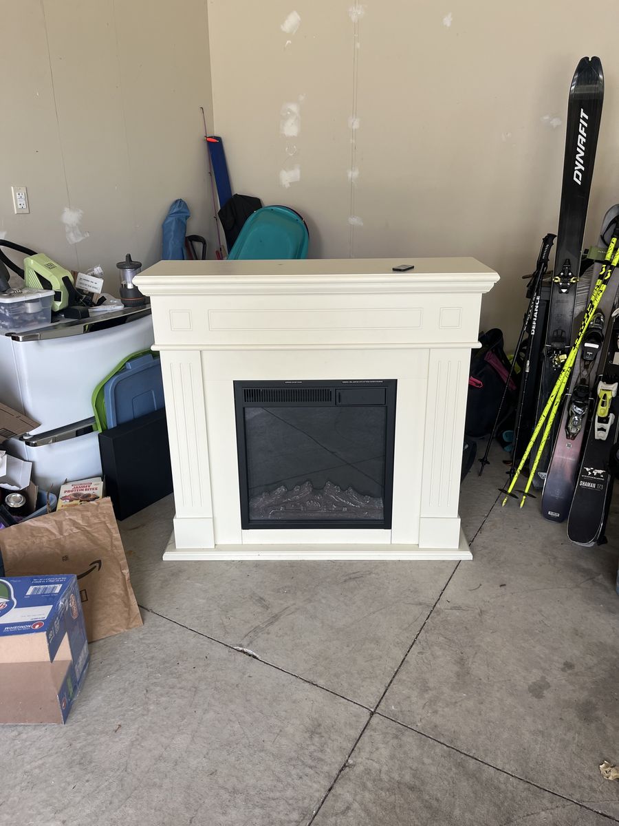 Electric Fireplace Mantel Unit in White