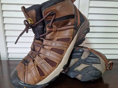 Nice KEEN Flint 2 Mens steel toe boots size 10