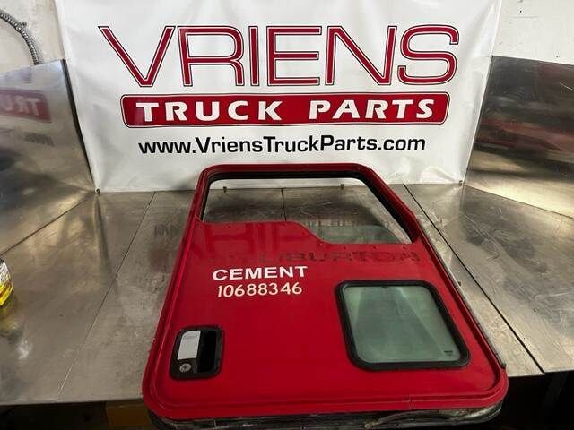 Kenworth T600 Front Door Assembly