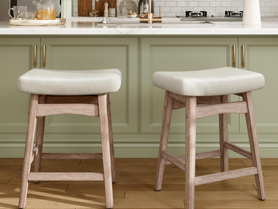 2 barstools new in box 50$ each