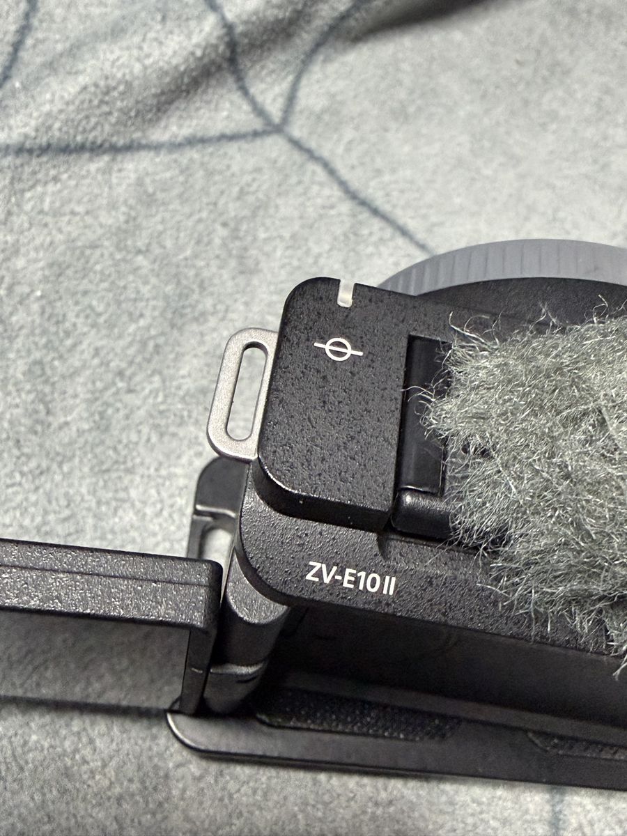 Sony ZV-e10 mark ii, 950$, 16-35GM 2.8 1220$