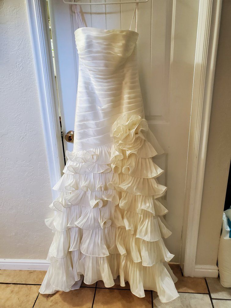 Strapless mermaid style wedding dress, US size 6