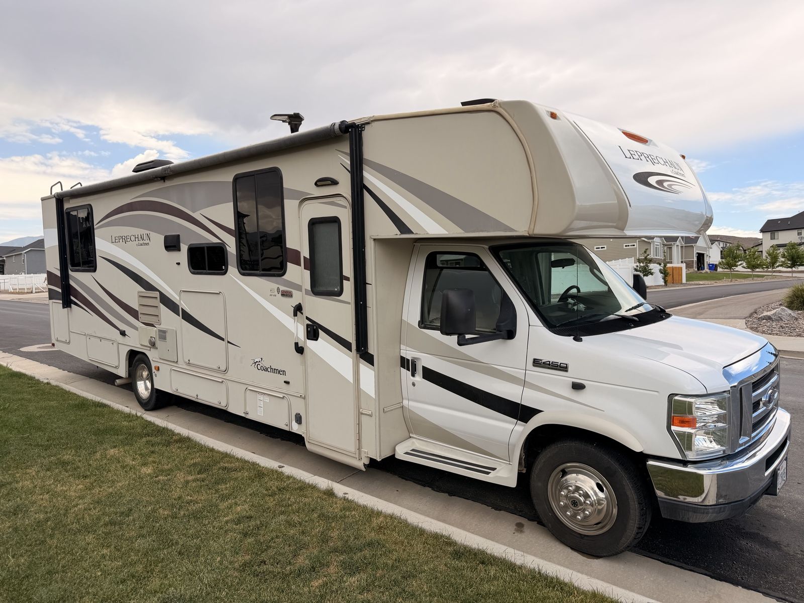 2016 Ford E-450 and Econoline 450 