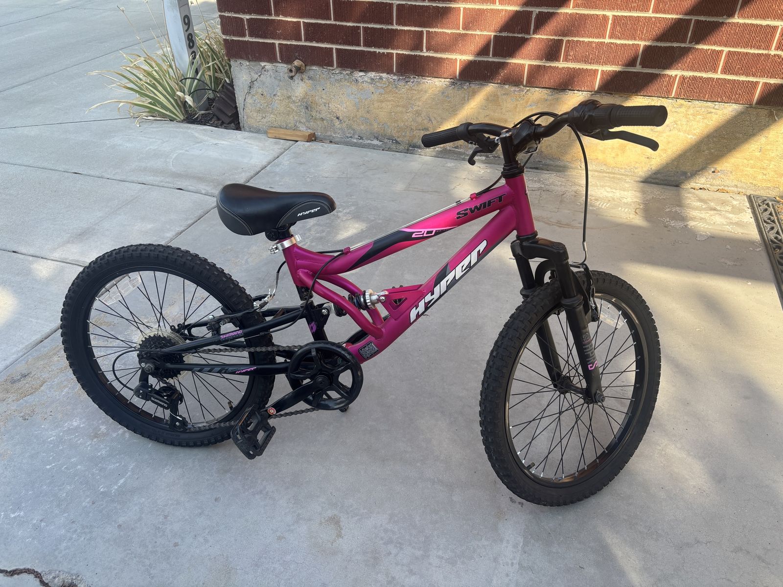 Hyper Swift 20" Kids Mountain Bike - Excellent Condition - Ready to Ride!
