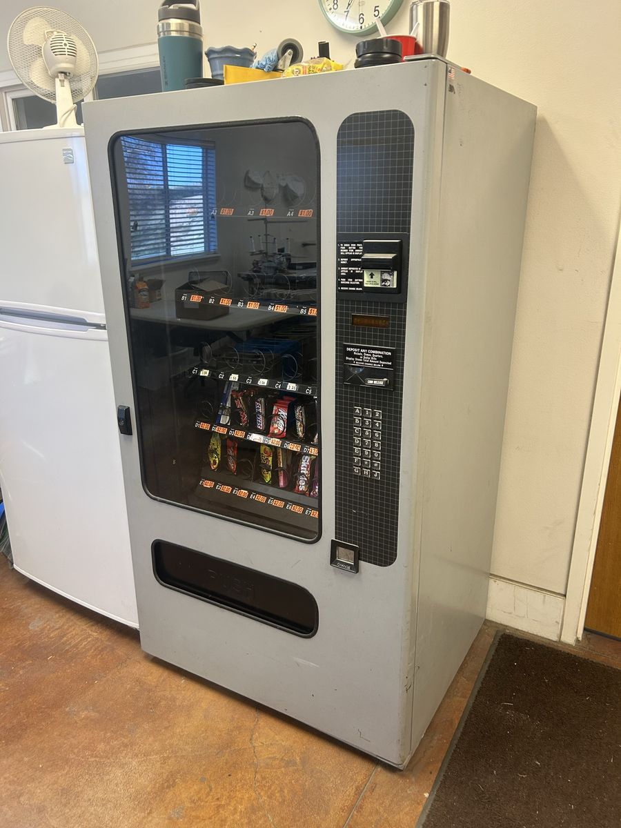 Vending Machine - Snack Dispenser