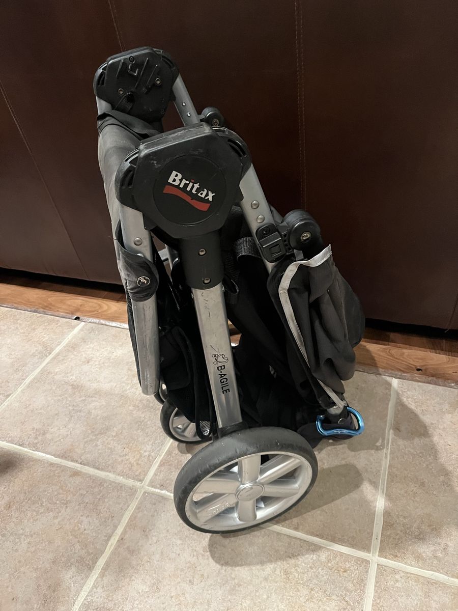 Britax b agile baby stroller folds up nice.