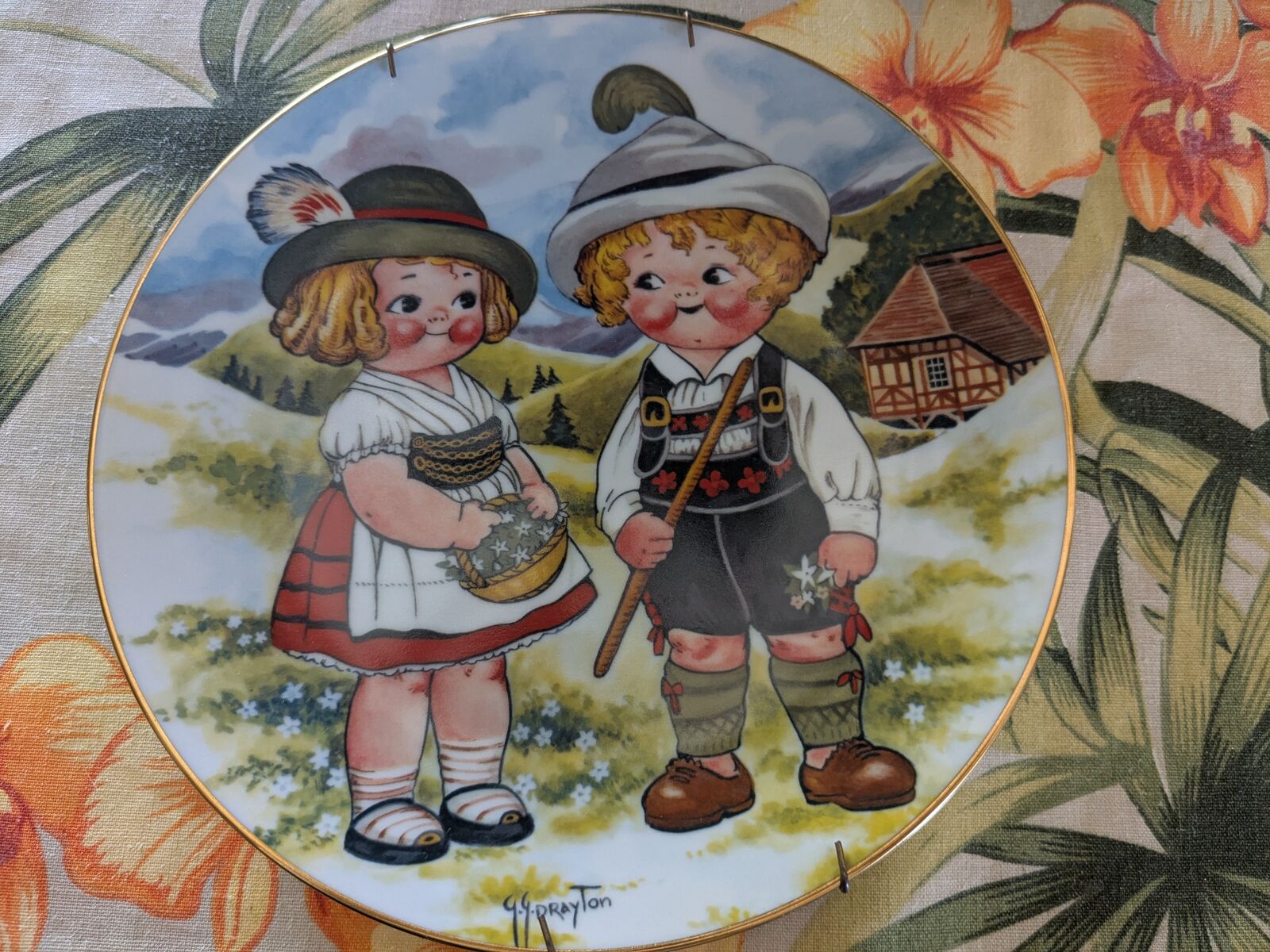 Collectors plates. Numbered, 24K gold gilt