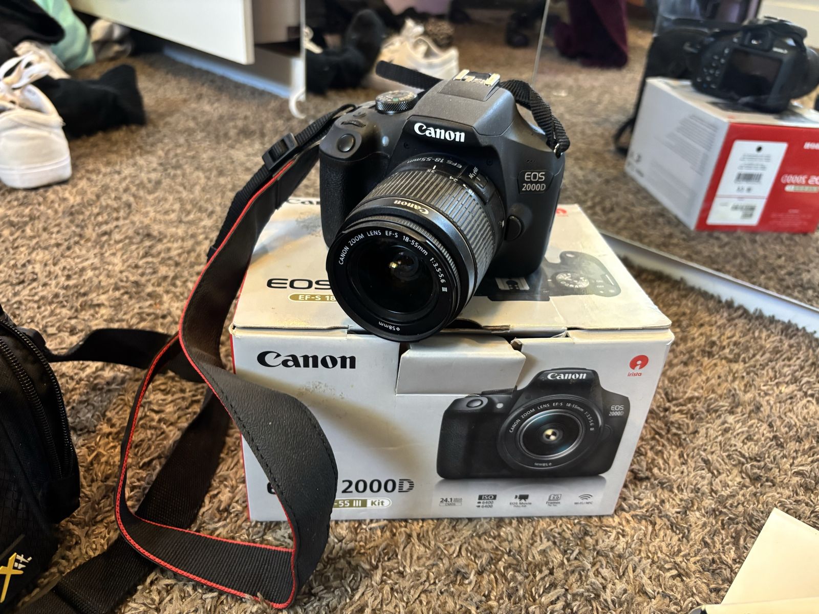 Canon EOS 2000