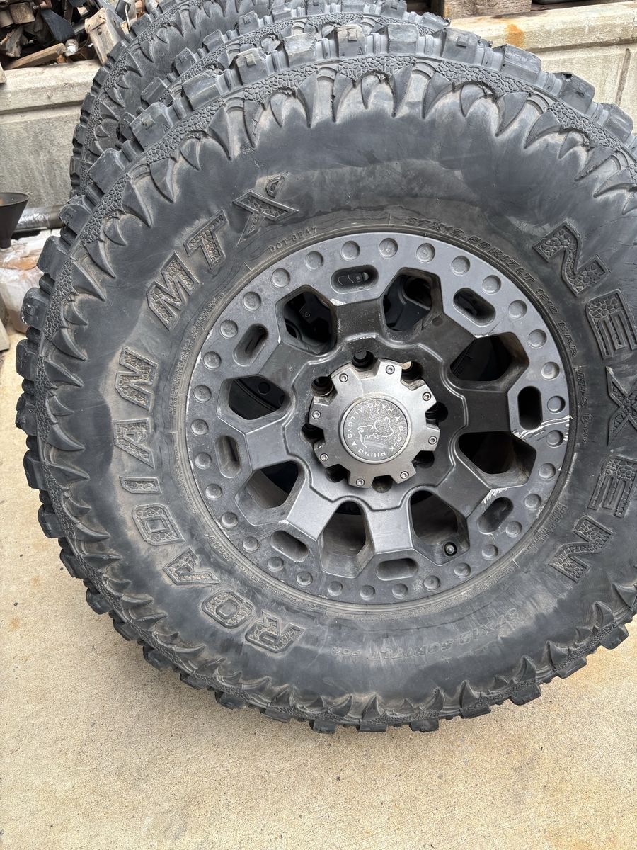 Set a four 17“ x 10“ wheels eight log on 6.5