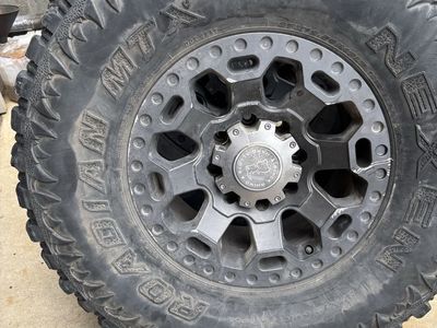 Set a four 17“ x 10“ wheels eight log on 6.5