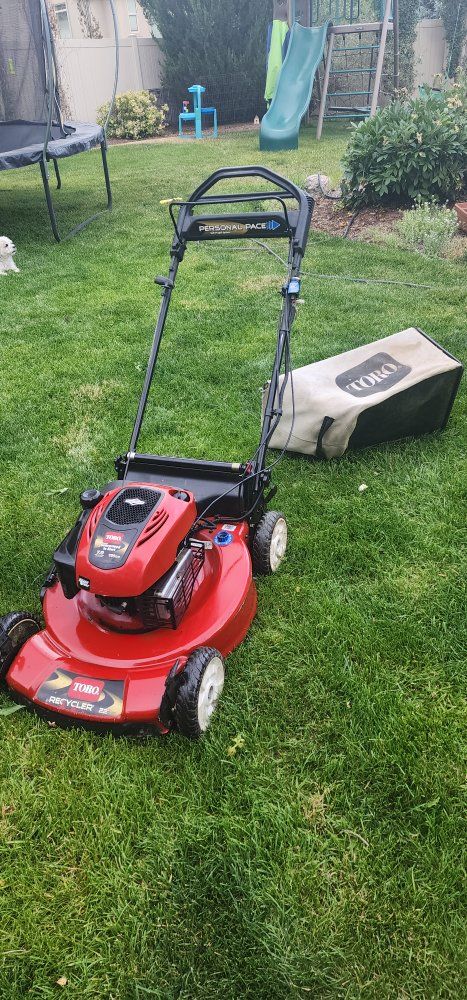 Toro Recycler 22" Personal Pace Self-Propelled Gas Walk-Behind Lawn Mower w/ Bag