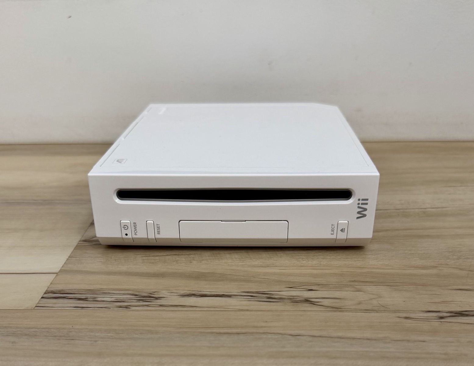 Main image 3