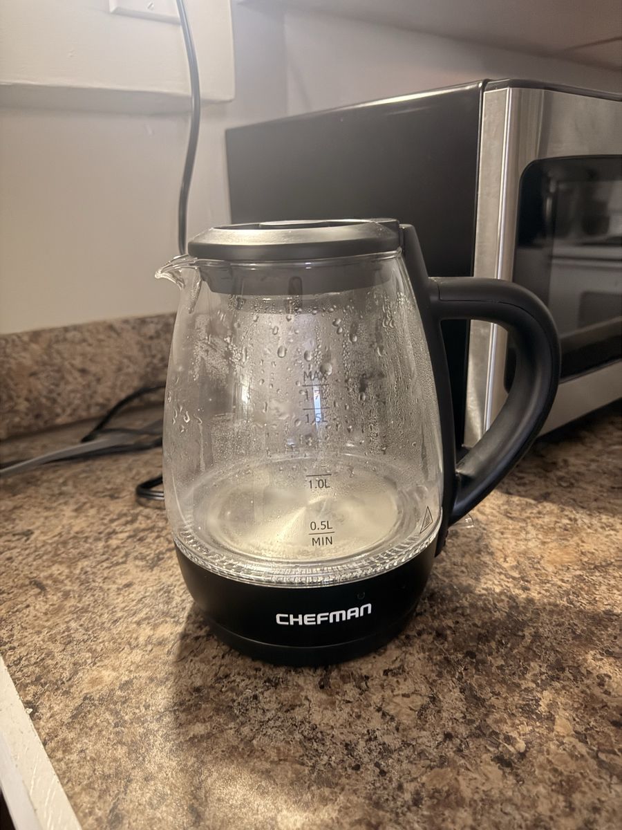 CHEFMAN 1.5L Electric Glass Kettle with LED Indicator - Fast Boiling, Cordless Design
