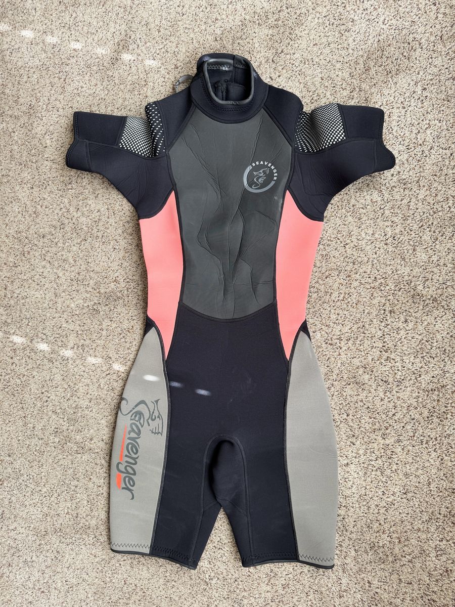 Women's Seavenger Half Wetsuit Size 5 (small)