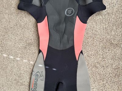 Women's Seavenger Half Wetsuit Size 5 (small)
