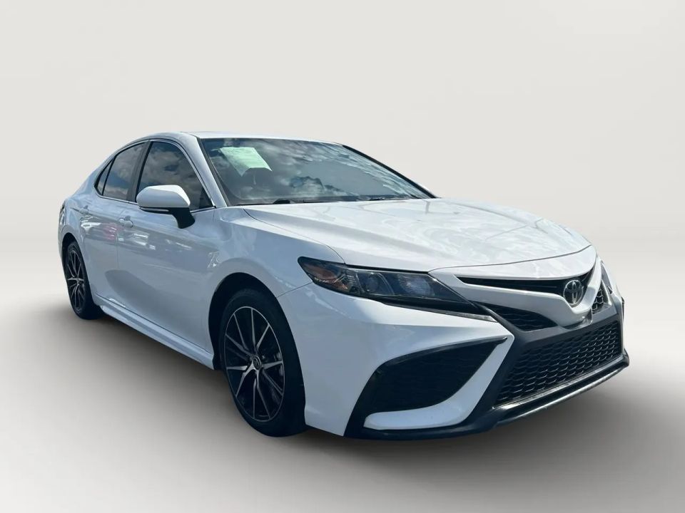 2022 Toyota Camry SE