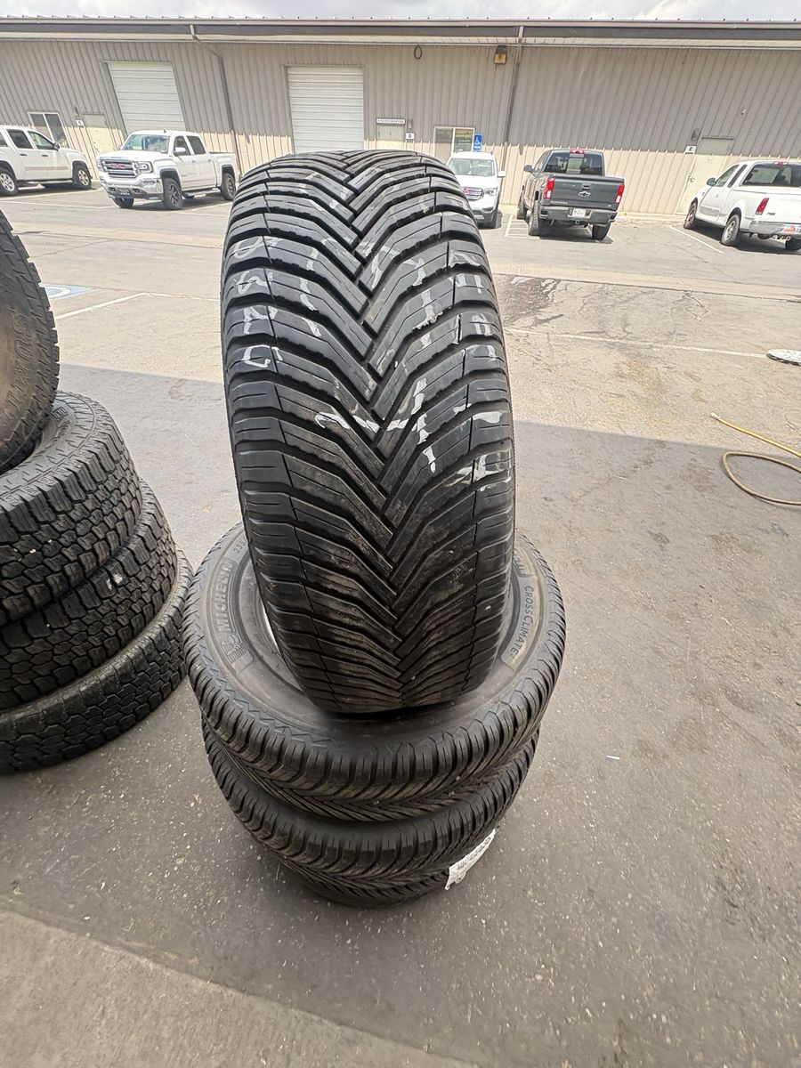 SET OF 235/65R17 MICHELIN CROSS CLIMATE 2