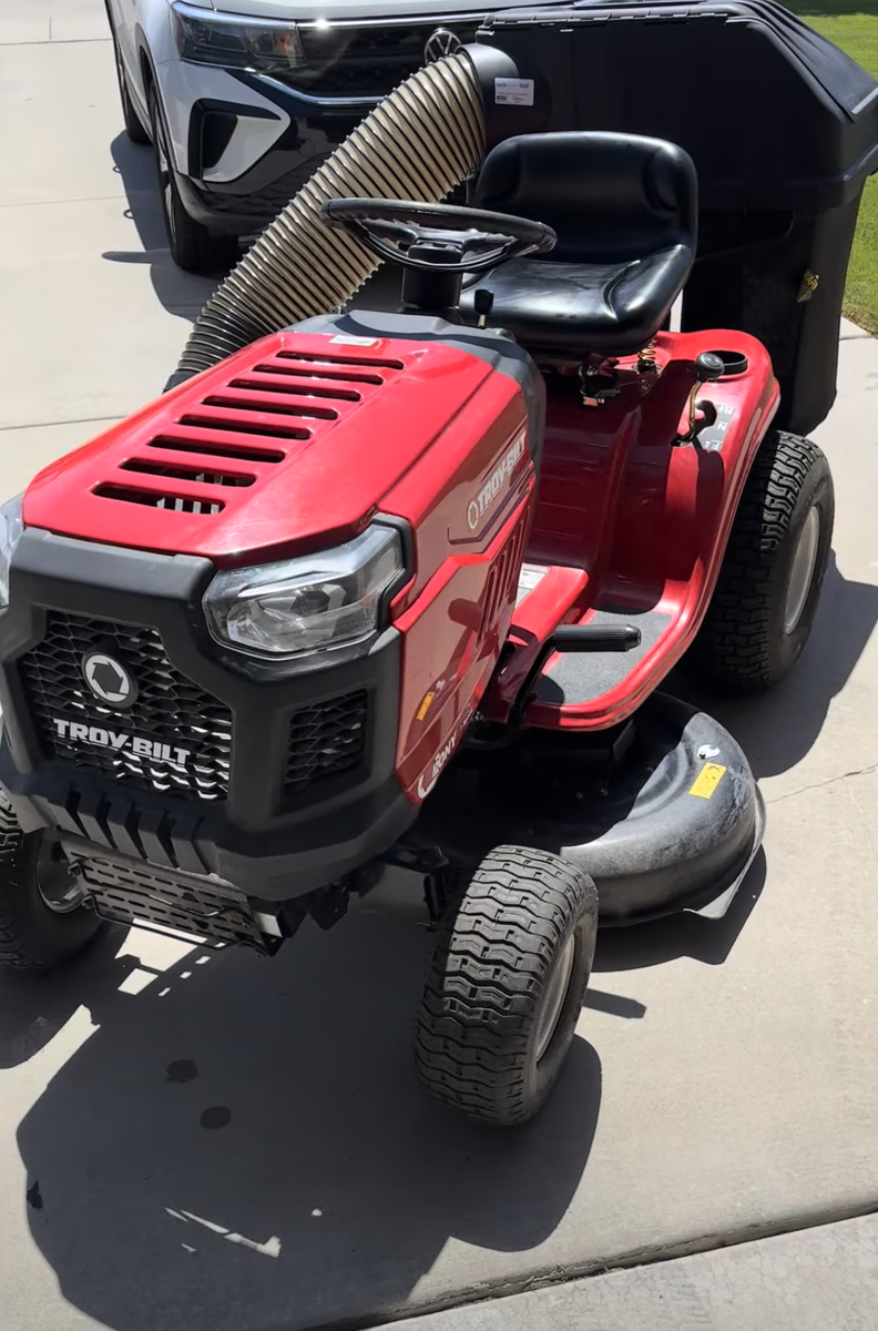 Troy-Bilt Pony 7-Speed Riding Lawn Mower with Twin Bagger – Great Condition