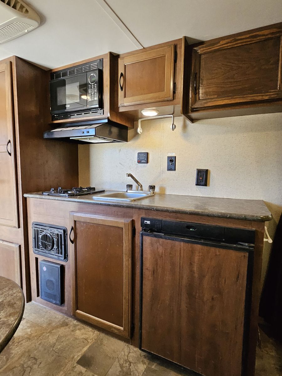 Main image 10