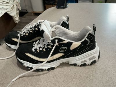 Sketchers Women’s D-lites, Tennis Shoes
