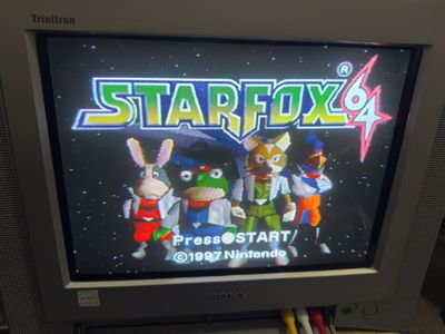 Sony Trinitron KV-13FS100 CRT Flat Screen Silver