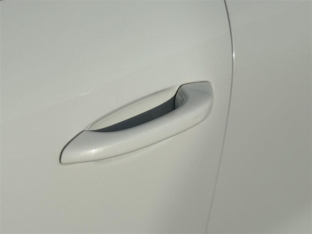Main image 9