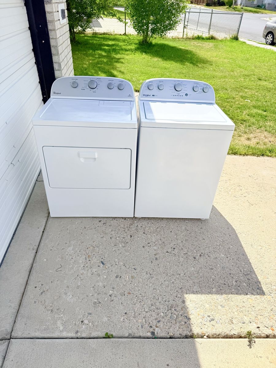 Whirlpool washer and electric dryer
